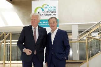 Franz Müntefering, Vorsitzender der BAGSO, und Ullrich Sierau, Oberbürgermeister der Stadt Dortmund