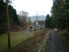 Blick vom hinteren Garten auf den Altbau